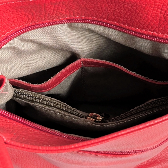 *NWT* Valentina Red Leather Crossbody Bag - Picture 8 of 9